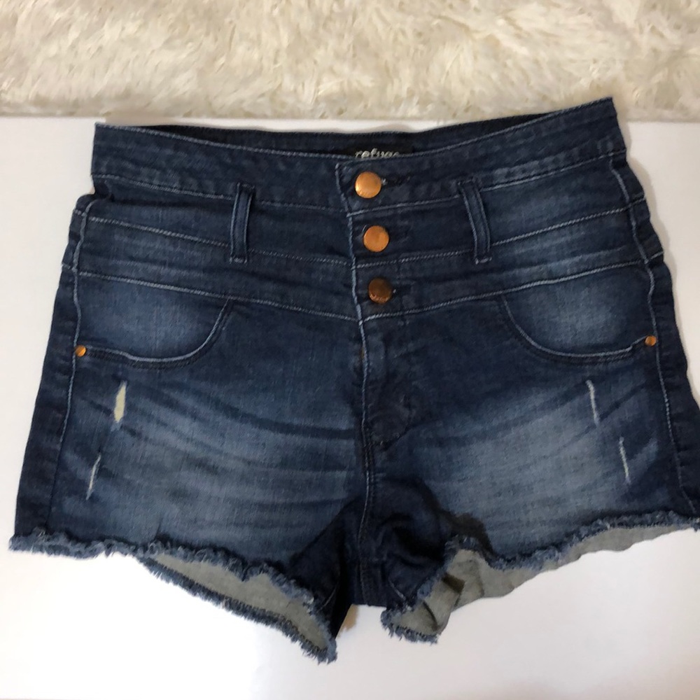 💚 EUC High Waisted Distressed Jean Shorts